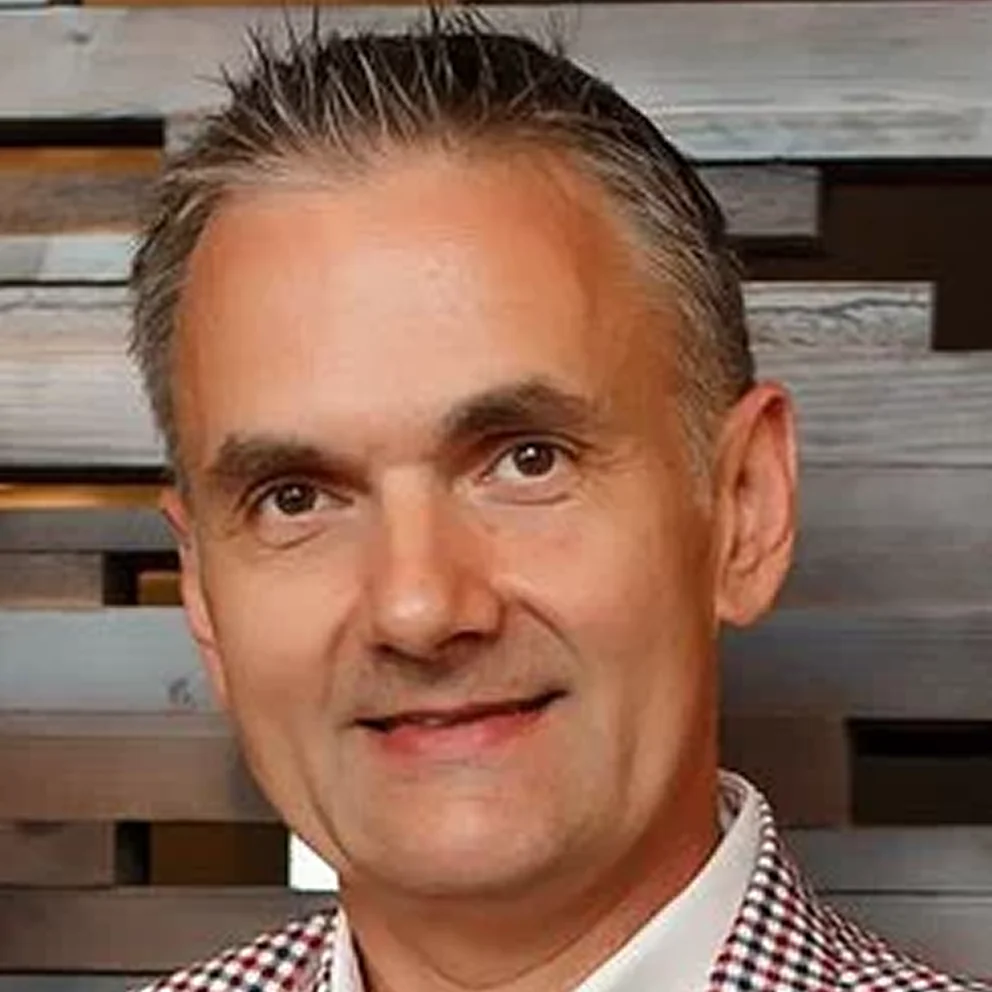 Dr. Stephan Manucharian